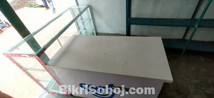 একটি ক্যাশ কাউন্টার বিক্রি করা হবে